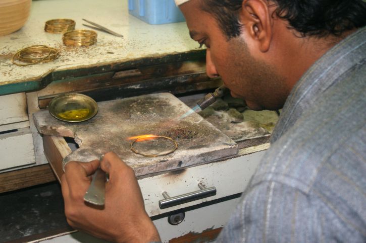 Artisan, Karachi, workshop, lassen, armbanden, gas, goud, vlam