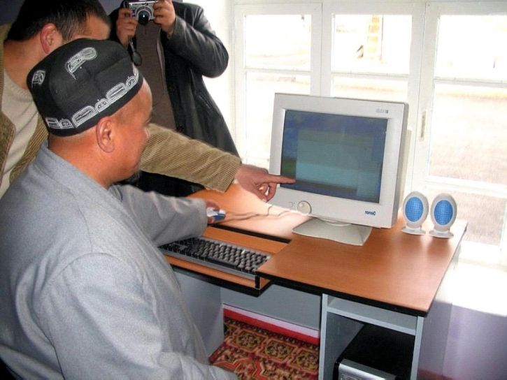 imam, Tadżykistan, zachęca, komputery, komputer, klas, meczet