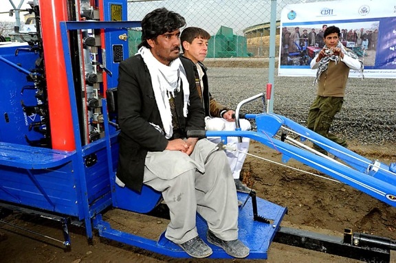 muž, Afganistan, farma, mechanizácie, program