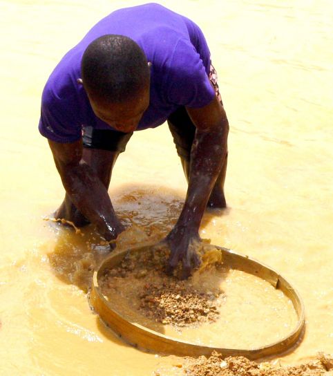 minatore, Sierra Leones, cercando, diamanti, fiume
