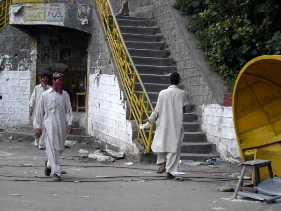 Pakistan, adam, taşıyan, çocuk, adımları