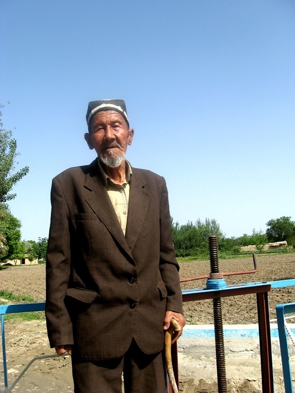 uzbek, les agriculteurs, plus, la lutte, l'irrigation, l'eau