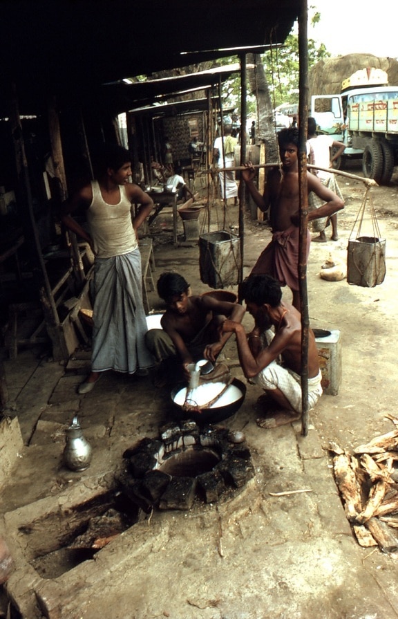 Bengali, men, cooking, food, beneath, awning, shelter