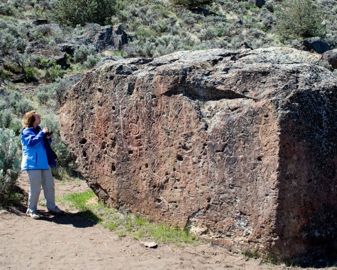 Person beobachtet, Petroglyphen, geätzt, Rock