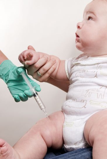 бебе, получаване, планирано, ваксина, инжектиране, бедрото, мускулна