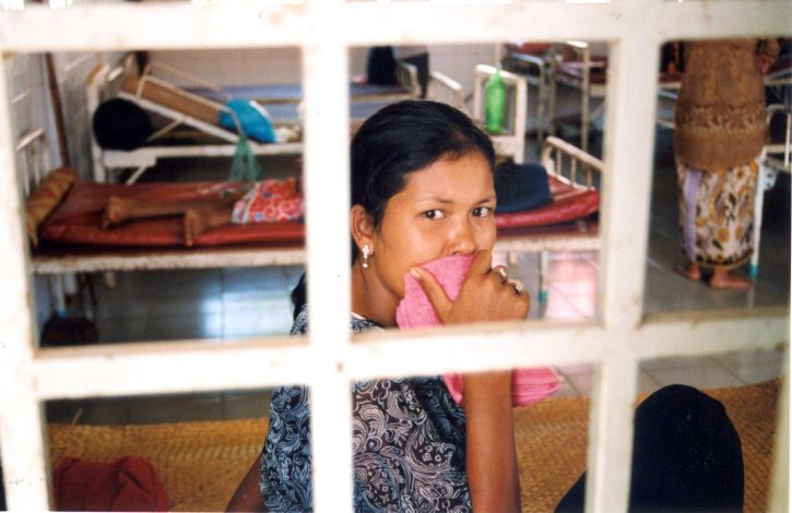 жінка, охоплює, рот, лікарні, Камбоджа