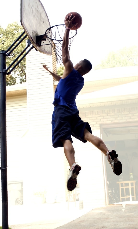 attempting, dunk, ball
