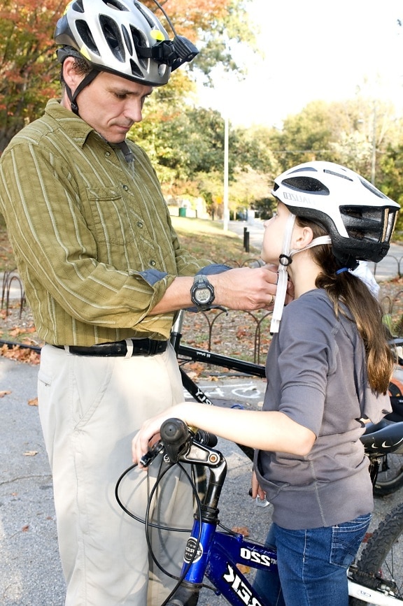 padre, figlia, a mezzogiorno, in bicicletta, cavalcata