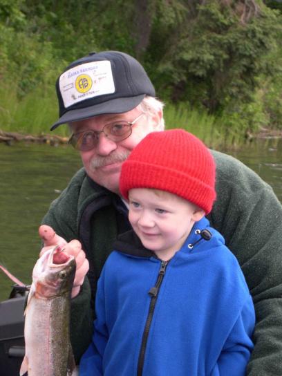 kleinzoon, grootvader, vissen
