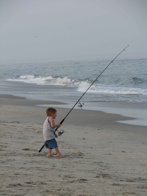νεαρό αγόρι, κυλίνδρους, αλιευμάτων