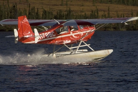 Water float plane
