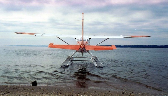 samolot, wody, sfotografowany,