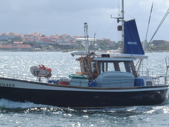 fishing boat, sea