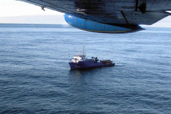 海、船、フライング飛行機