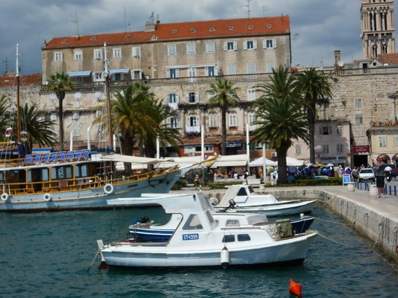 small, boats, docked, harbour
