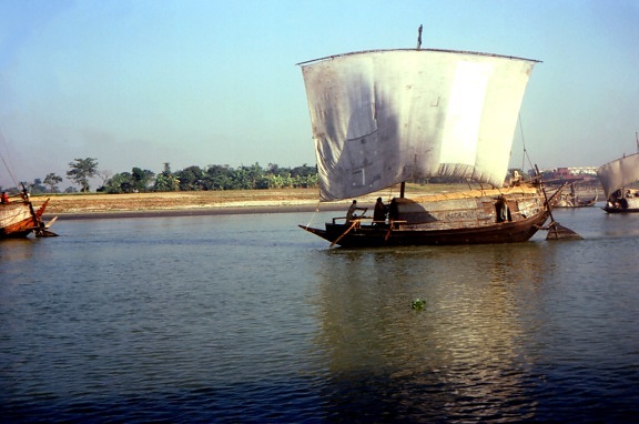firkantet, rigget, seilbåt, flyttet, Bangladeshs, Meghna, elven