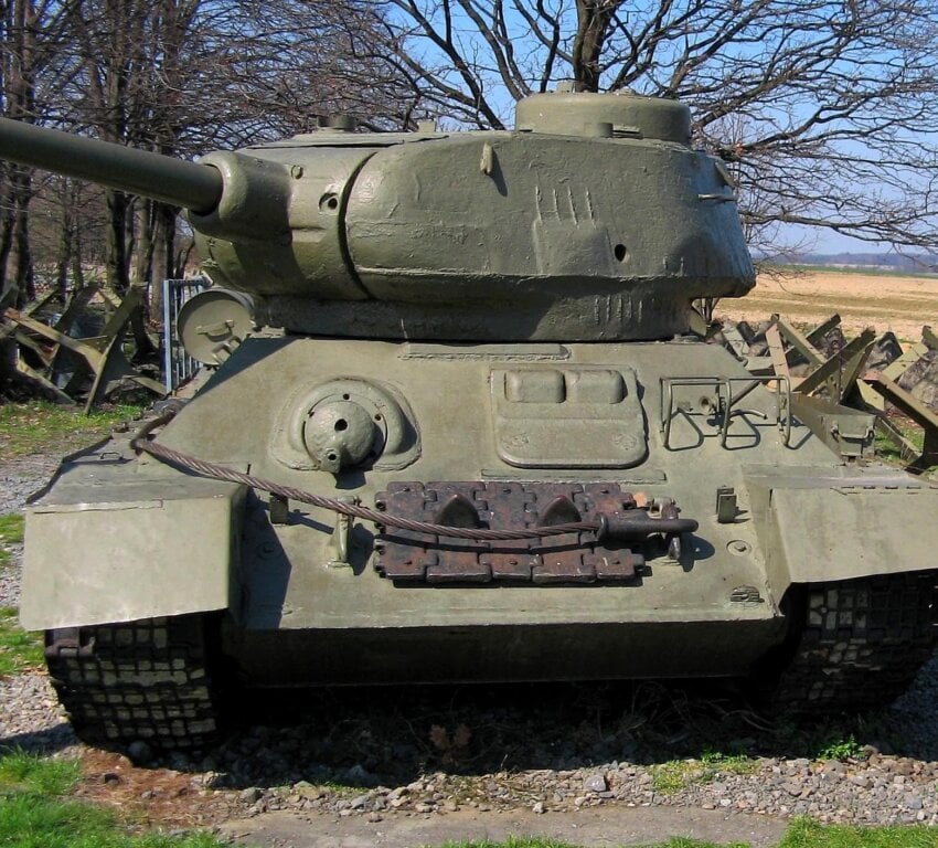 how much more expensive is a modern tank to a world war 2 tank