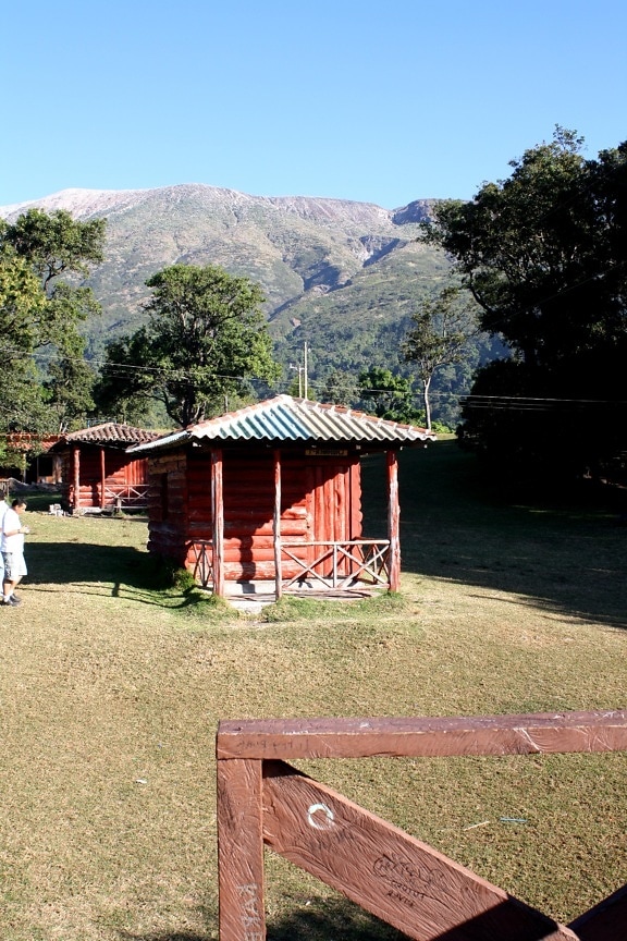 cabins, base, Santa, volcano, San Salvador, refurbished