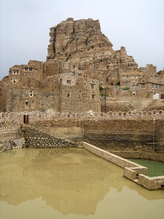 zrekonštruovaný, Jadaan, cisterny, Jemenu, postavil, prírodné, kameň, chráni, voda