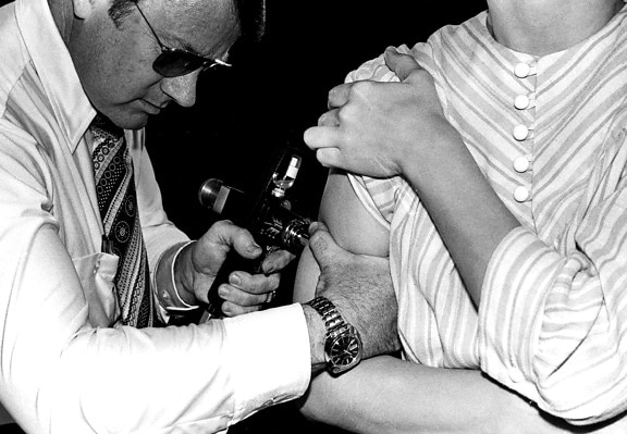 ผู้ใหญ่ รับ ฉีดวัคซีน jet หัวฉีด สุกร ไข้ หวัด ทั่วประเทศ ฉีดวัคซีน campaignn
