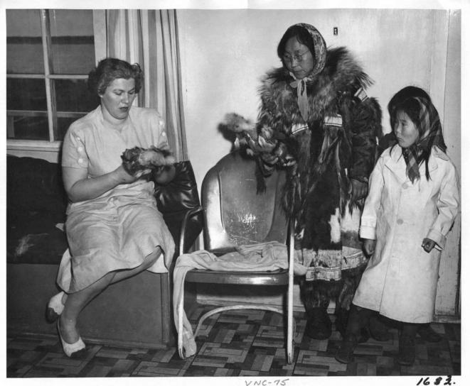 eskimo, woman, child, fur, dolls