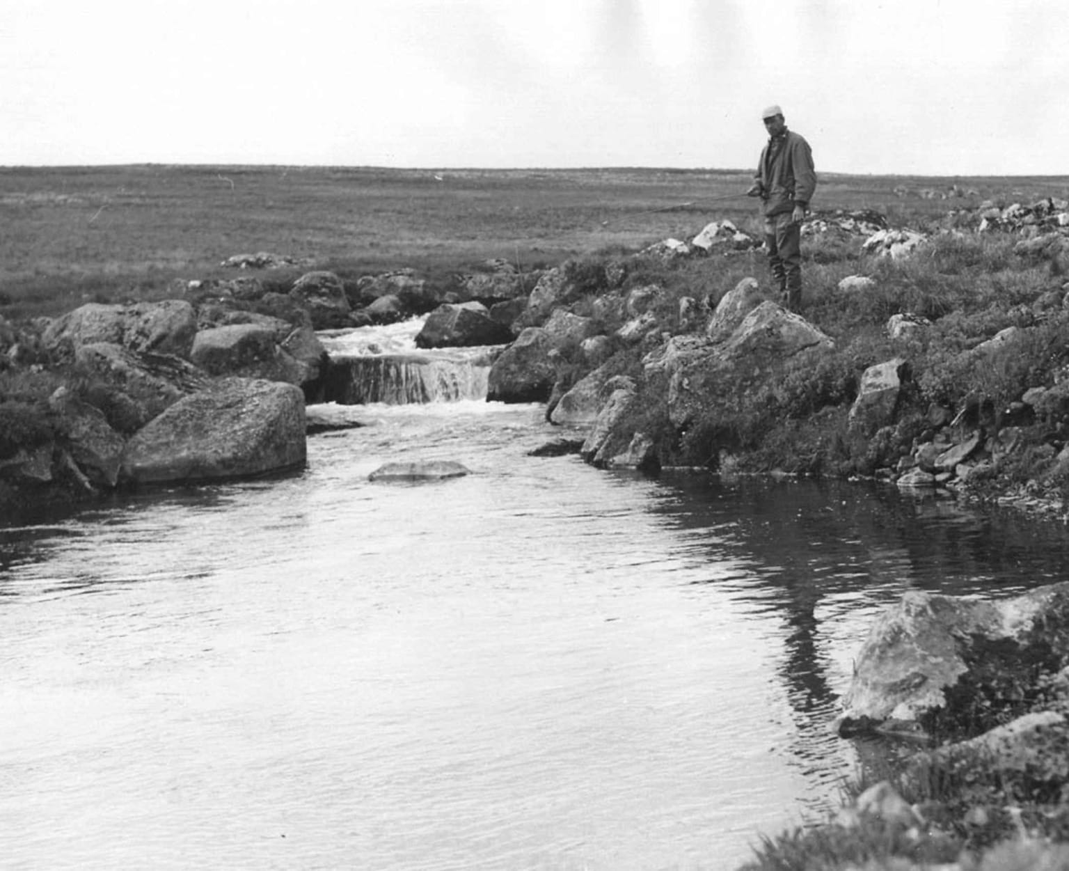 История водного. Исторические воды. Старые фотографии лагуны. История воды картинки. Исторические фото красная вода.