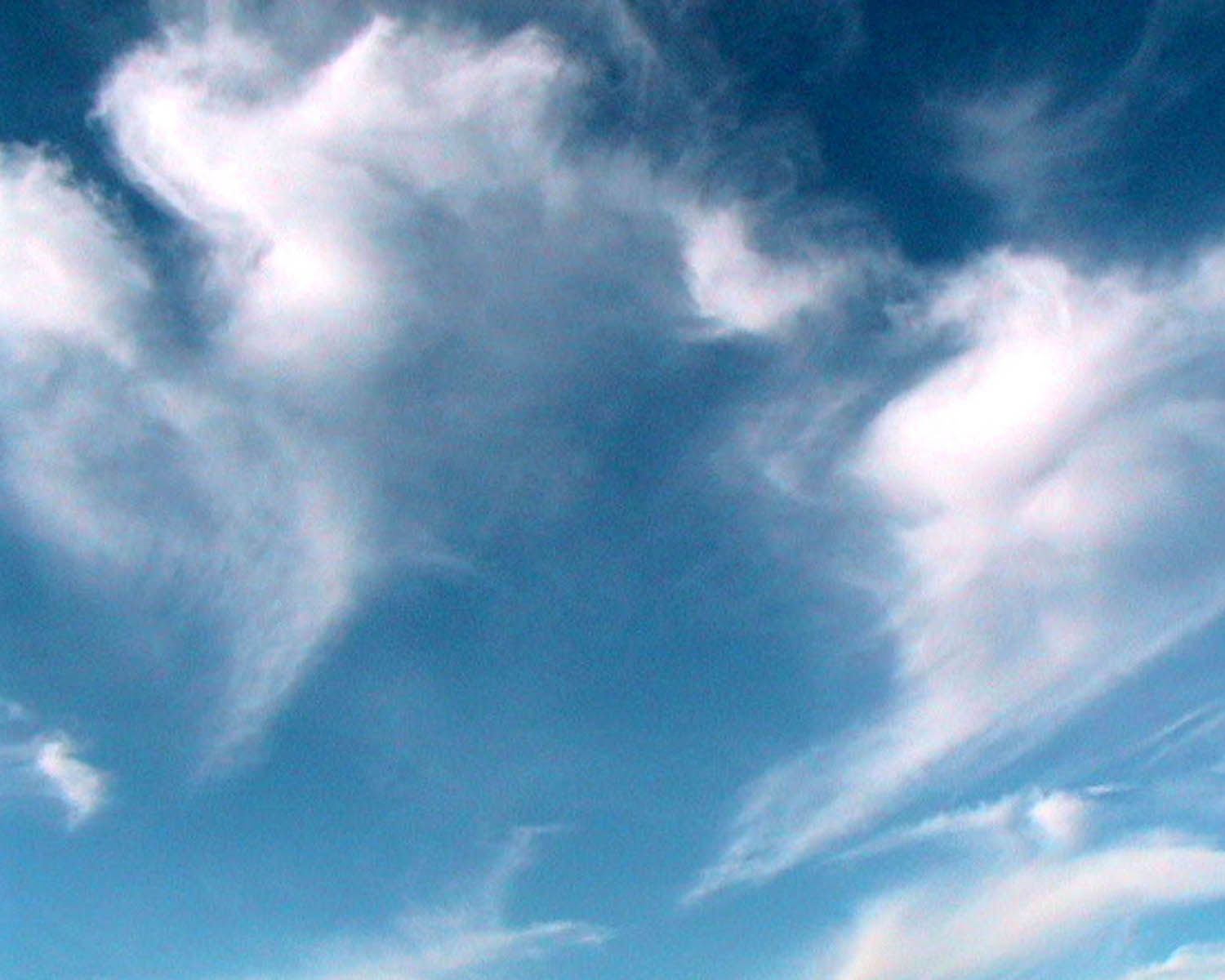 Free Picture Clouds Wallpaper