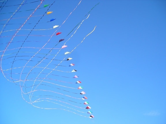 streamers, kite, flying